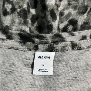 Old Navy Black and Gray Patterned Shirt